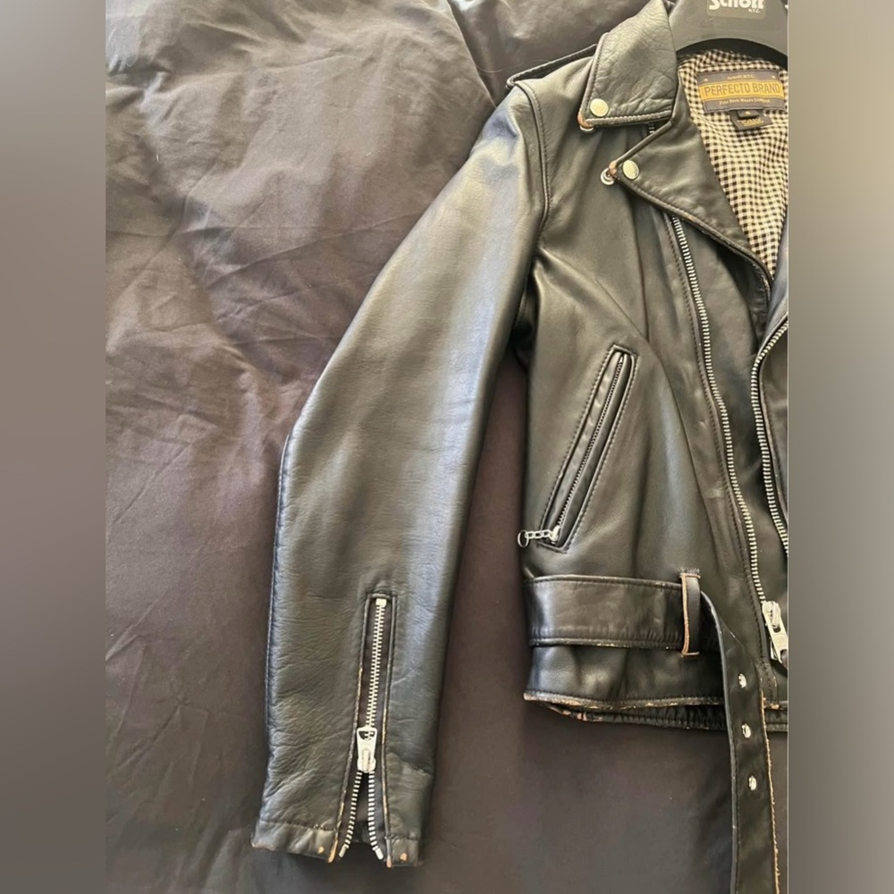 Schott NYC Women's Hand Vintaged
Cowhide Perfecto Jacket - Picture 5 of 7